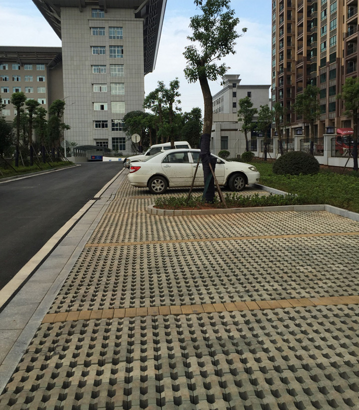 植草砖是如何生产出来的