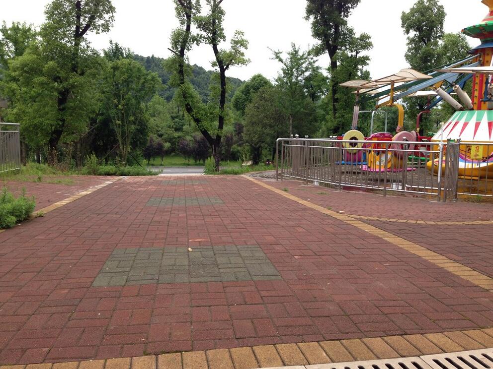 长沙市生态动物园大批量采购立韦生态透水砖
